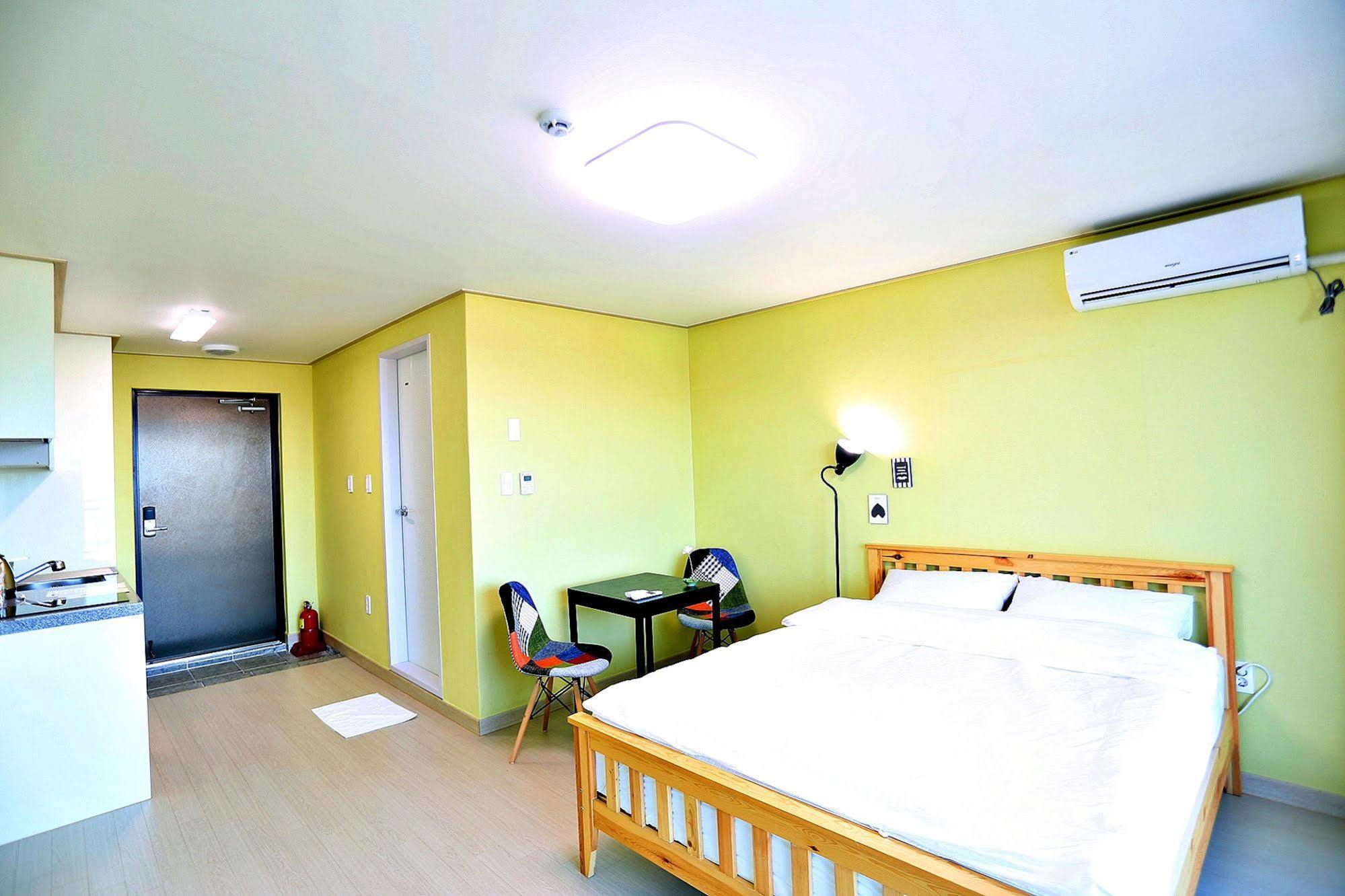 Jeju Inhouse Pension Seogwipo Exterior foto